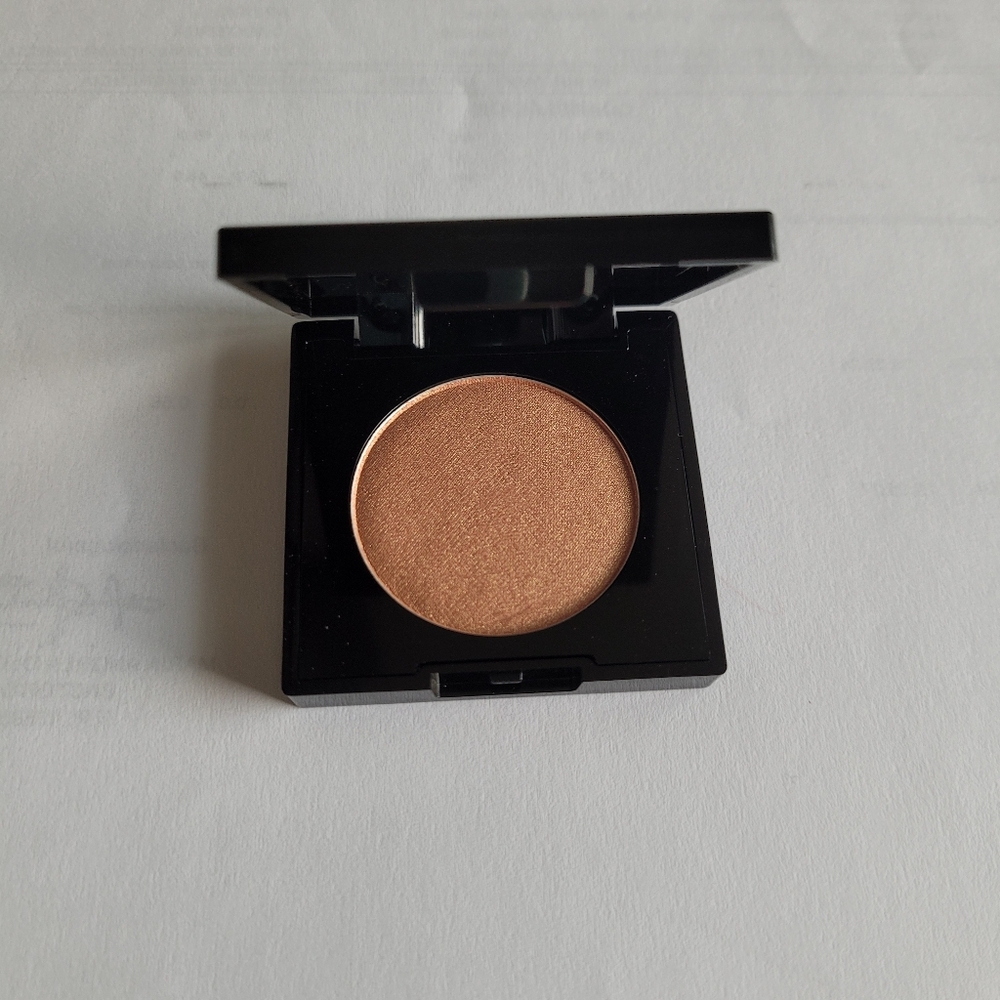 KVOSSNYC Singer Blushing-Beauty In ROSY LUMINOUS Cruelty-Free